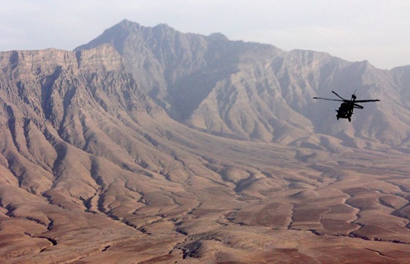 افغانستان: فوجی ہیلی کاپٹر گر کر تباہ