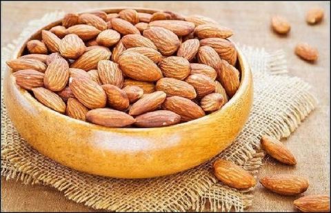 کیا آپ بادام کھانے سے صحت پر پڑنے والے کرشماتی فوائد سے آگاہ ہیں؟