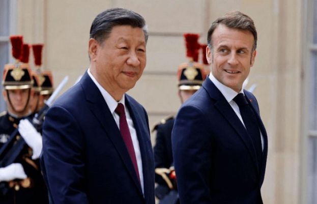 چین کے صدر شی جنپنگ رواں برس کے اپنے پہلے کسی بیرون ملک دورے پر فرانس پہنچ گئے
