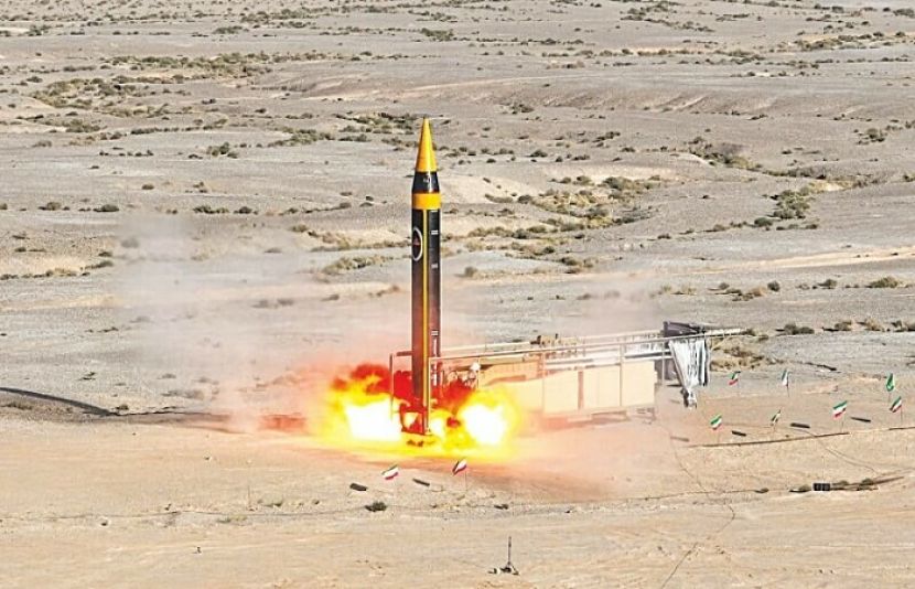 ایران نے 2 ہزار کلومیٹر تک مار کرنے والے بیلسٹک میزائل کا کامیاب تجربہ کرلیا