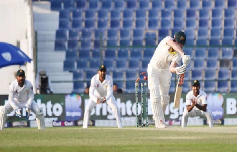 ابوظہبی ٹیسٹ میں پاکستان کی آسٹریلیا کے خلاف دوسری اننگز میں بیٹنگ جاری ہے