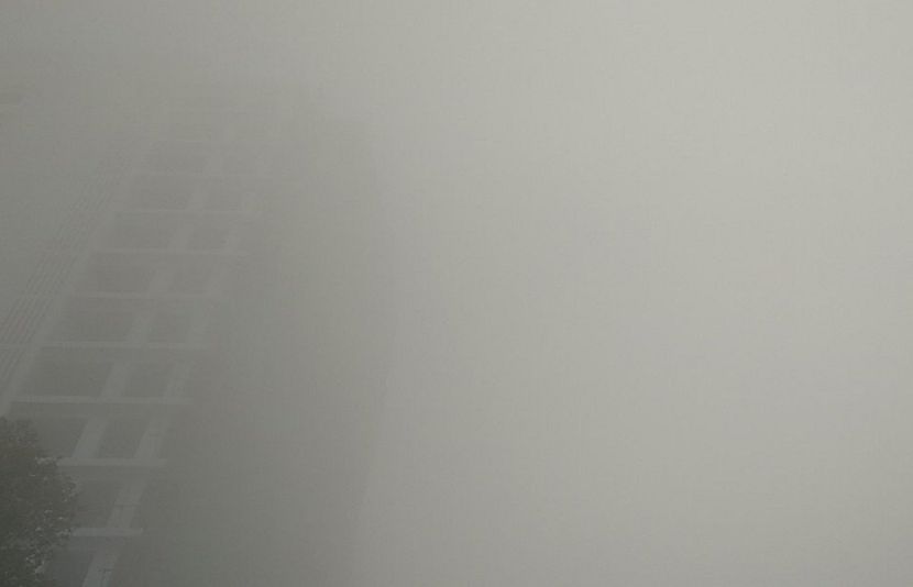 شہر قائد میں آج صبح شدید دھند کے باعث بعض علاقوں میں حد نگاہ صفر ریکارڈ ہوئی