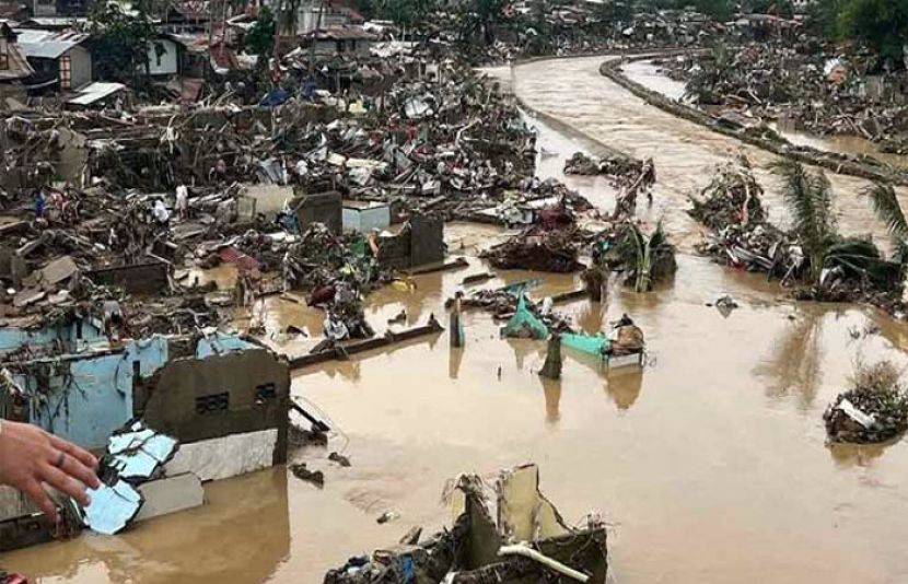 ویتنام کے مختلف حصوں میں طوفانی بارشوں اور شدید سیلاب کے باعث ہلاکتوں کی تعداد 90 تک پہنچ گئی ہے