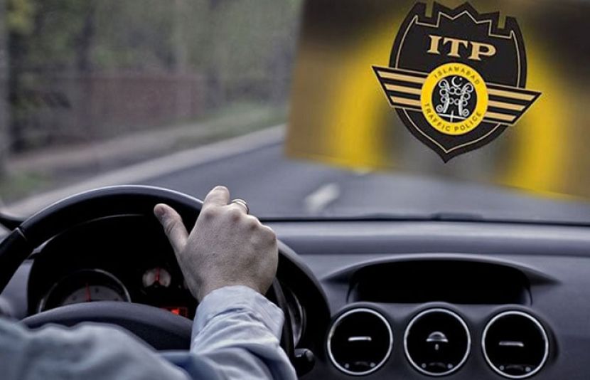 اسلام آباد ٹریفک پولیس کا ڈرائیونگ لائسنس کا حصول آسان بنانے کیلئے 15 نئے ڈیسک قائم