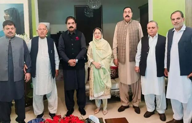 پی ٹی آئی کے 5 وزرا کا پیپلز پارٹی میں شمولیت کا اعلان