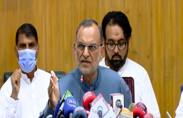 حادثے کاشکار ہونے والی ملت ایکسپریس کی بوگیاں پرانی تھیں، اعظم سواتی