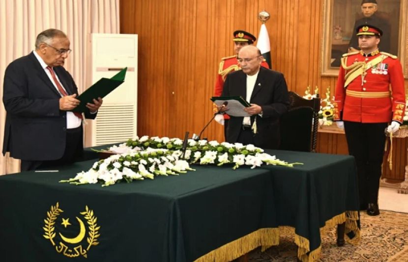 صدر مملکت نے وفاقی ٹیکس محتسب ظفر حجازی سے عہدے کا حلف لے لیا