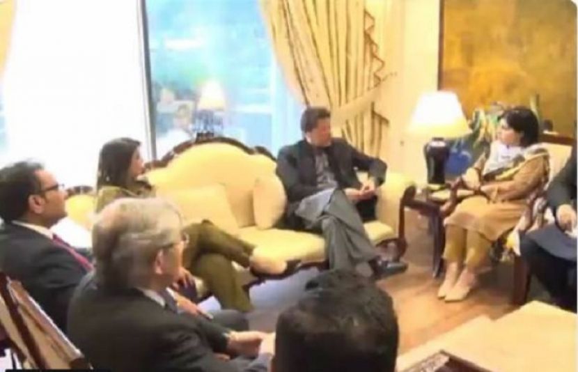 وزیراعظم عمران خان سے سعیدہ وارثی کے ہمراہ برطانوی پارلیمانی وفد نے ملاقات کی ہے
