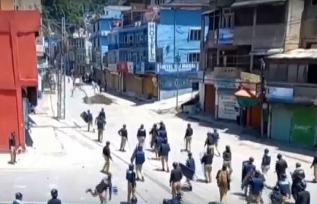 آزاد کشمیر میں آج چوتھے روز بھی ہڑتال، مظاہرین کی پولیس اور رینجرز سے جھڑپیں