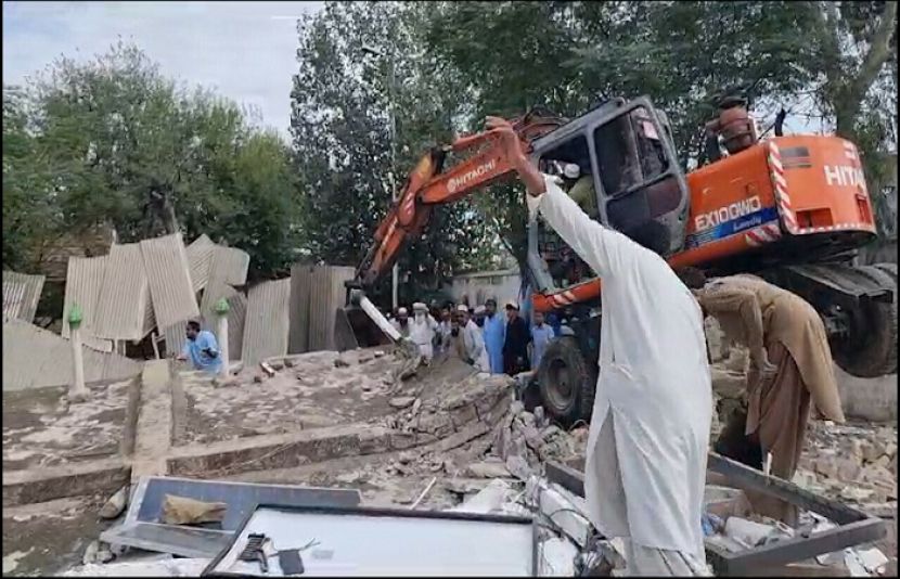 ہنگو میں نماز جمعہ کے دوران مسجد میں دھماکے سے متعدد افراد زخمی ہو گئے۔