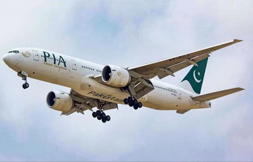 کراچی سے مدینہ کیلئے اڑان بھرنے والی پی آئی اے کی پرواز حادثے سے بچ گئی۔