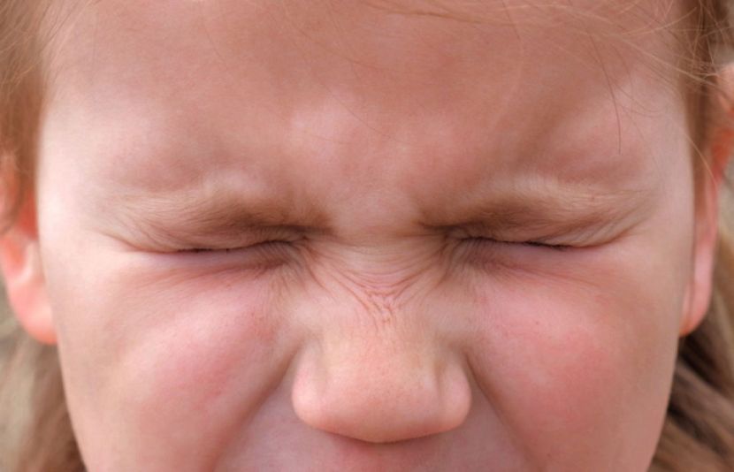 پلک جھپکنے کا عمل ایسا ہوتا ہے جو ہم لاشعوری طور پر کرتے ہیں بالکل ایسے جیسے سانس لیتے ہیں