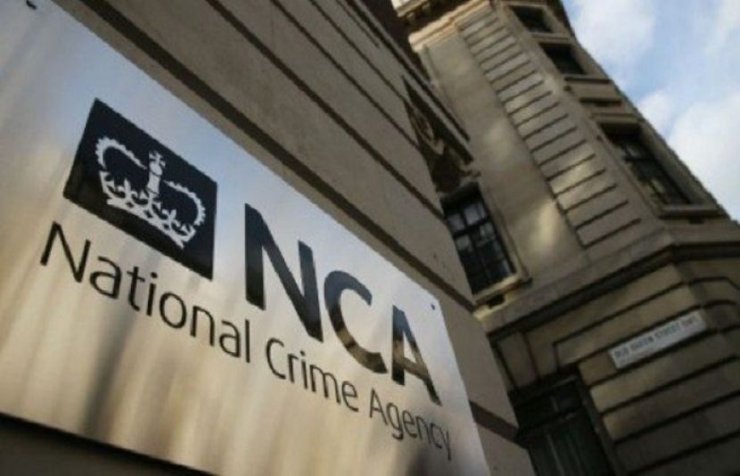 منی لانڈرنگ کا الزام: امین فہیم کے سابق سیکرٹری اہلیہ سمیت لندن میں گرفتار
