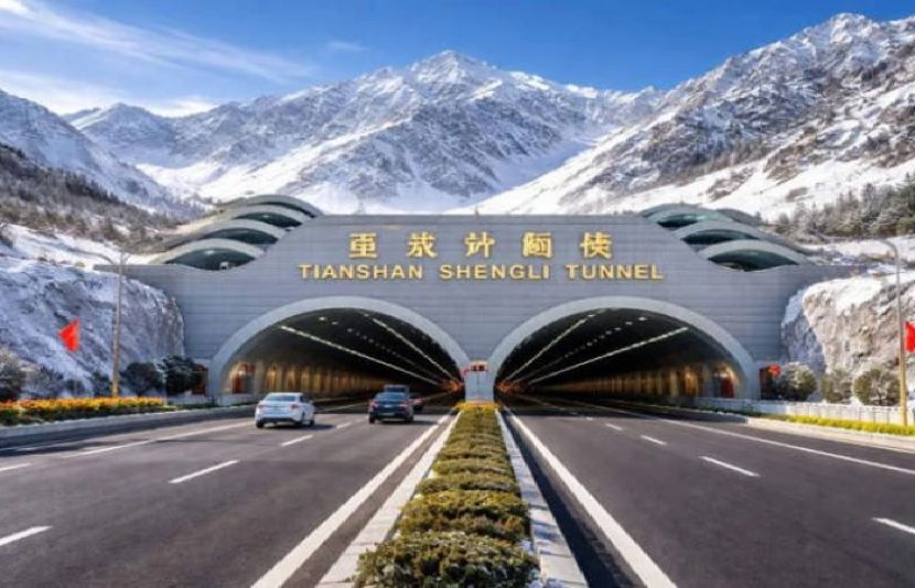 چین نے طویل ترین ایکسپریس وے سُرنگ کا افتتاح کردیا