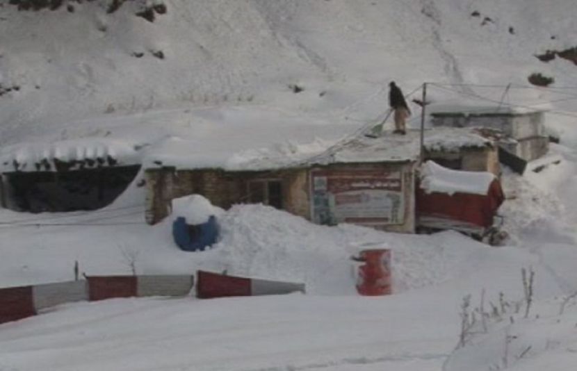 استور اور کالام سمیت ملک کے بالائی علاقوں میں برف باری