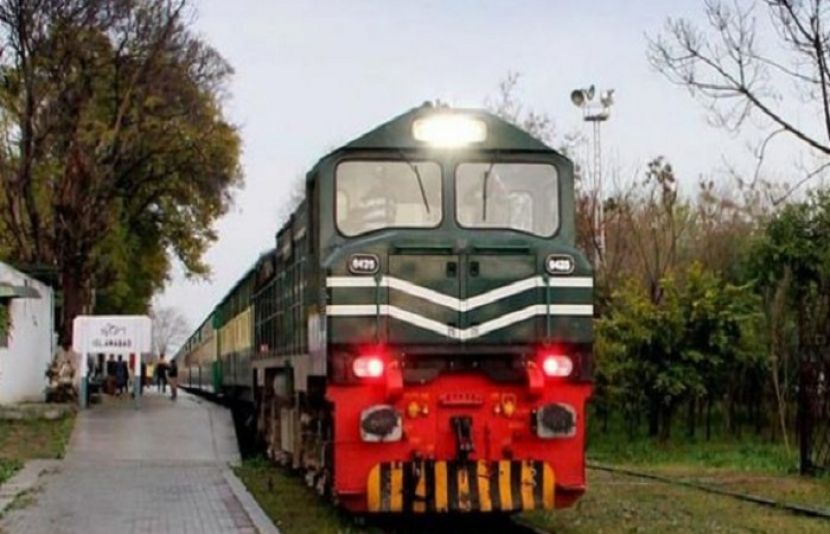 پاکستان ریلویز کا 8 ٹرینوں کو نجی شعبے کے حوالے کرنے کا فیصلہ