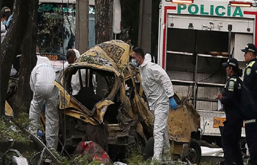 کولمبیا کی ایئربیس پر خوفناک کار بم دھماکا