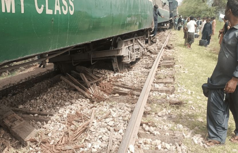 جعفر ایکسپریس کے قریب دھماکا، 3 بوگیاں پٹری سے اُتر گئیں