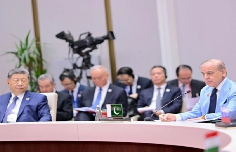 وزیراعظم شہباز شریف نے کہا ہے کہ پانی آئندہ نسلوں کے مستقبل کی ضمانت ہے، اسے سیاسی دباؤ کے لیے ہتھیار بنا لینا قابل قبول نہیں ہے
