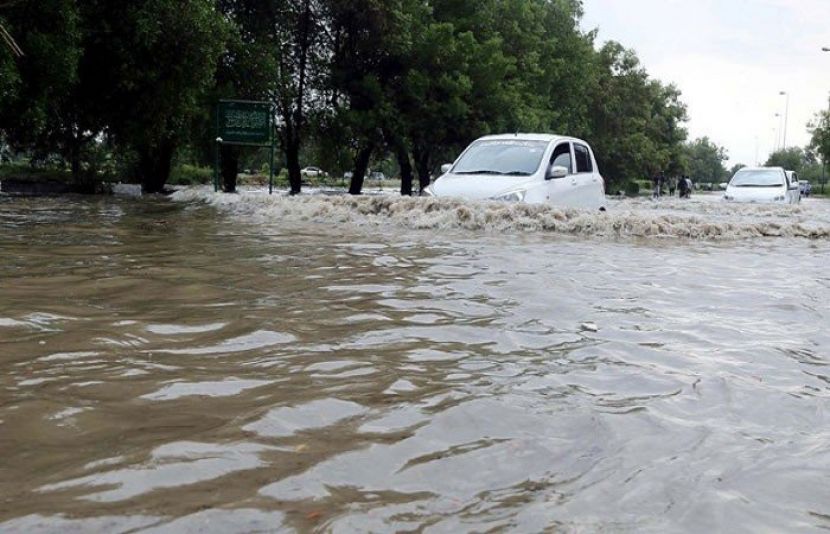 کراچی میں مسلسل تیسرے روز بھی بارش