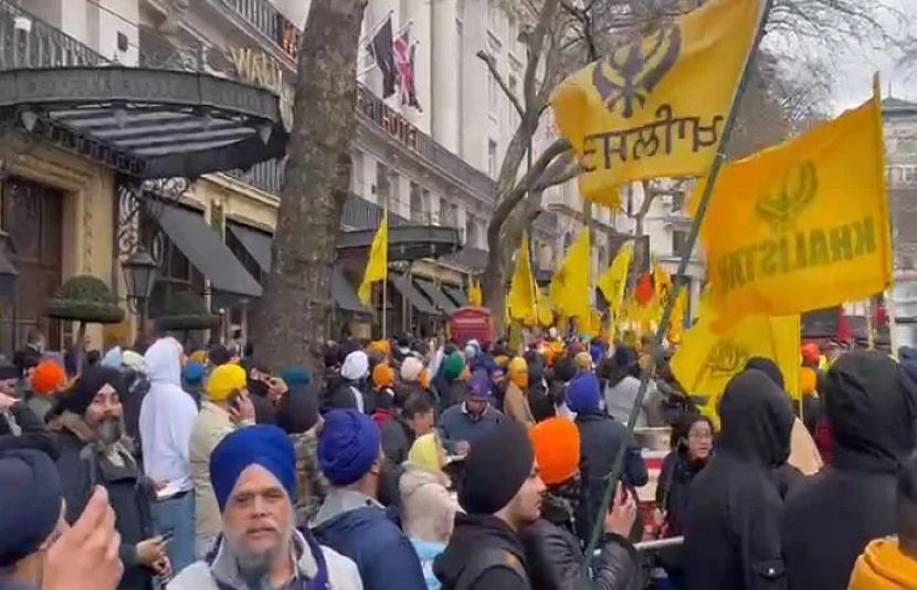 ہردیپ سنگھ کے قتل کے خلاف سکھوں کا بھارتی ہائی کمیشن لندن کے باہر احتجاج
