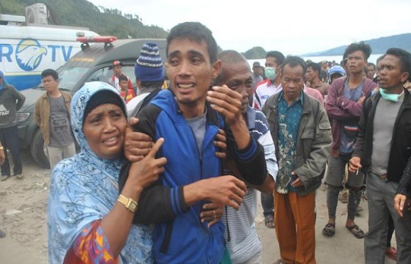 انڈونیشیا: دریا میں کشتی الٹ جانے سے 190 سے زائد افراد لاپتہ