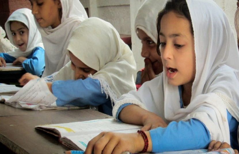 گلگت بلتستان حکومت کا بچوں اسکول نہ بھجوانے والے والدین کیخلاف مقدمات درج کرنے کا اعلان