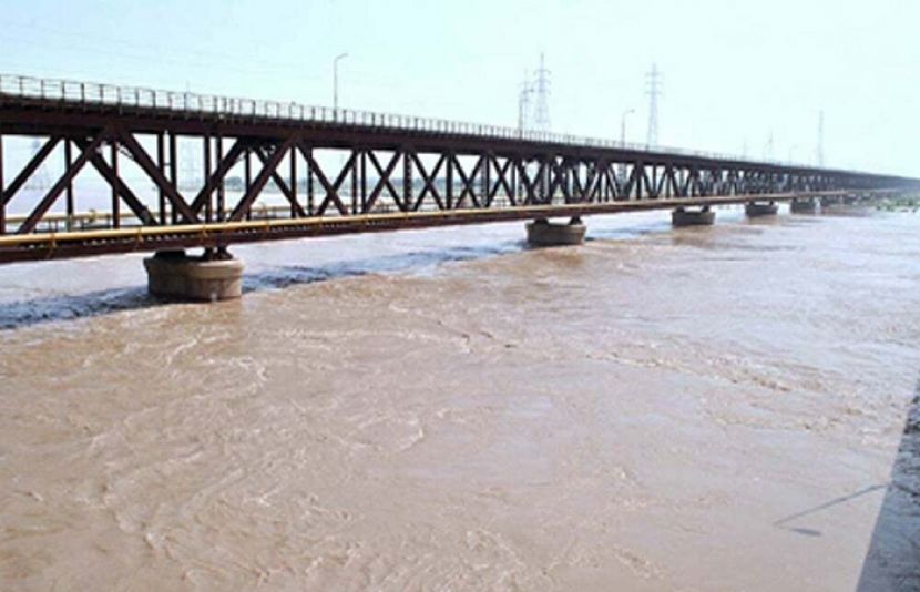 بھارت نے بغیراطلاع دریائے چناب میں 8 لاکھ کیوسک پانی چھوڑ دیا، ہیڈ مرالہ کے مقام پر بڑے سیلاب کا خدشہ