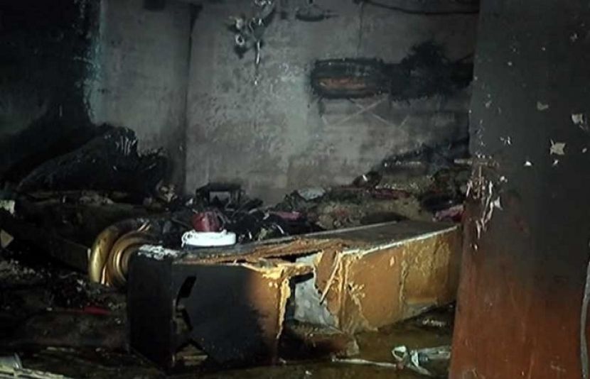 کراچی کے علاقے بلدیہ ٹاؤن میں واقع ملنگ گوٹھ میں ایک گھر میں آگ لگنے سے ماں اور بچوں سمیت 8 افراد جھلس کر جاں بحق جبکہ 3 زخمی ہوگئے۔