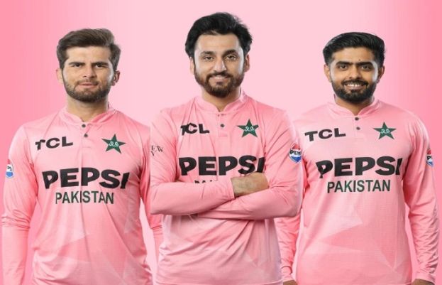 جنوبی افریقا کے خلاف پہلے ٹی 20 میچ کے لیے قومی ٹیم کی خصوصی پنک جرسی متعارف