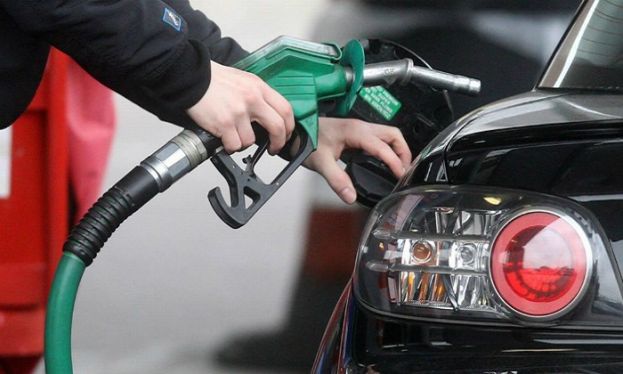 اوگرا نے پیٹرول 3 روپے 22 پیسے مہنگا کرنے کی سفارش کردی