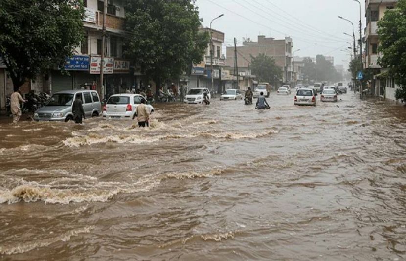 خیبرپختونخوا اور کشمیر میں بارش اور برفباری کی وجہ سے فلیش فلڈ کا خطرہ پیدا ہوگیا