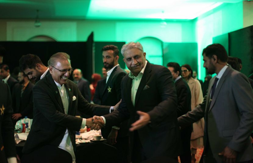  صدر مملکت اور آرمی چیف کی پاکستان کرکٹ ٹیم کے اعزاز میں دیئے گئے عشائیہ میں شرکت