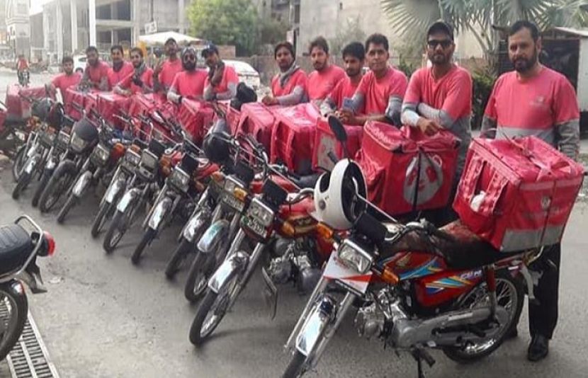 فوڈ ڈیلیوری رائیڈرز نے مارننگ شو میزبان ندا یاسر سے اُن کے ’’توہین آمیز‘‘ بیان پر کھلے عام معافی کا مطالبہ کر دیا ہے