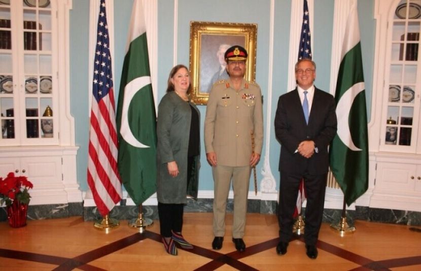 آرمی چیف جنرل سید عاصم منیر، نشانِ امتیاز (ملٹری) امریکا کے دورے پر پہنچے ہیں جہاں ان کا پُرتپاک استقبال کیا گیا
