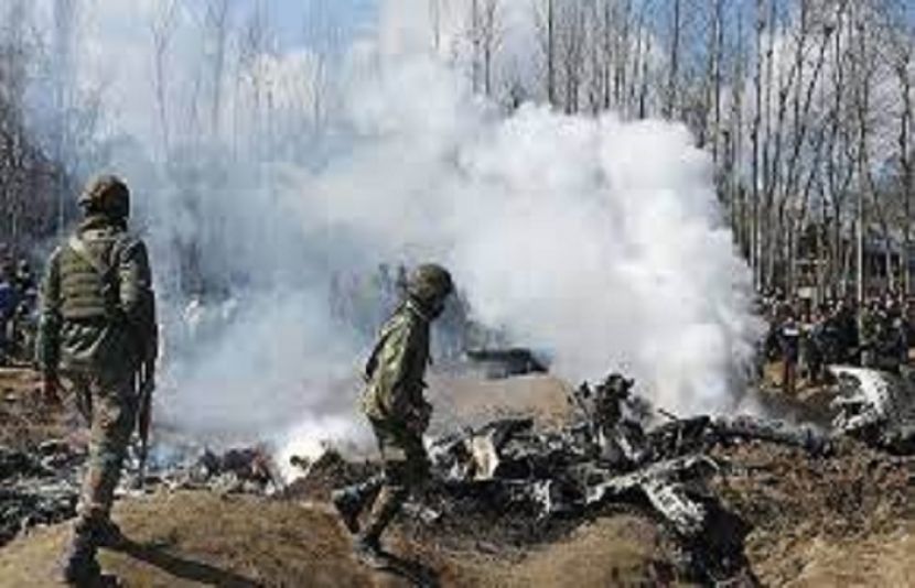 بھارتی فوج کا ہیلی کاپٹر مقبوضہ جموں و کشمیر میں گر کر تباہ ہوگیا