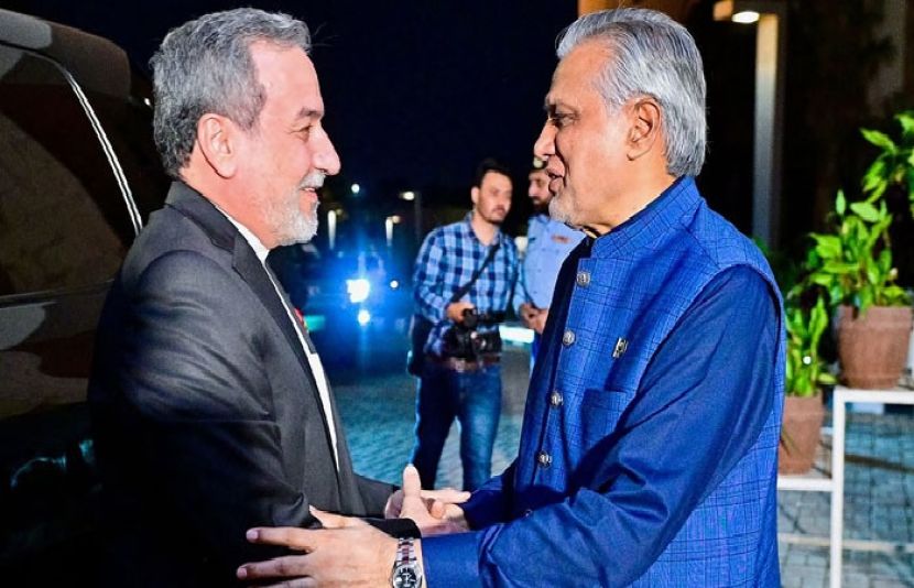 وزیرخارجہ اسحاق ڈار اور ایرانی وزیرخارجہ عباس عراقچی