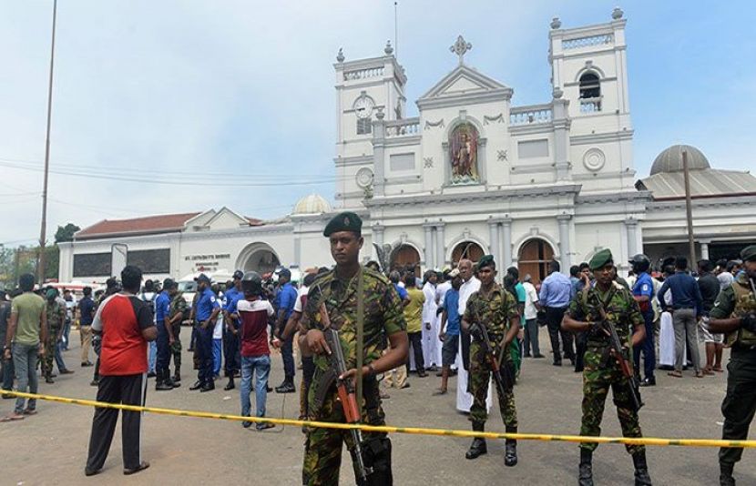 سری لنکا میں تین گرجا گھروں اور 4 ہوٹلوں سمیت 8 دھماکوں کے نتیجے میں ہلاکتوں کی تعداد 290 تک پہنچ گئی ہے