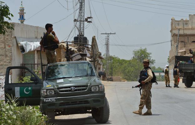درہ آدم خیل میں سیکیورٹی فورسز کی کارروائی، دہشت گرد کمانڈر ساتھیوں سمیت ہلاک