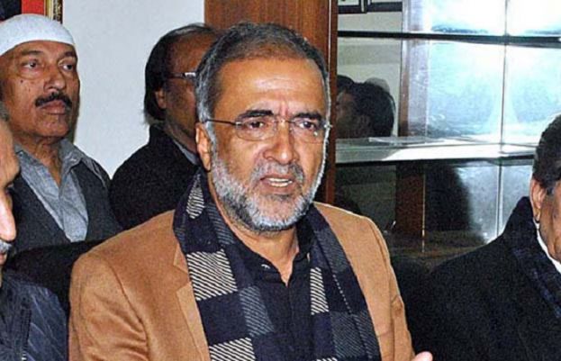 چیئرمین نیب نے کیا غلط کیا؟ نوازشریف پر کوئی ریفرنس تو نہیں بنایا، کائرہ