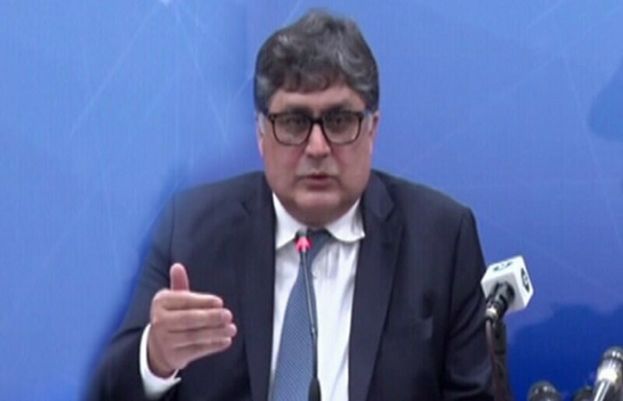 نگران وفاقی وزیر نجکاری فواد حسن فواد 