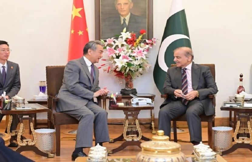 وزیراعظم شہباز شریف سے چین کے وزیر خارجہ وانگ ژی ملاقات کر رہے ہیں