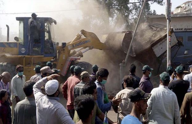 کراچی میں تجاوزات کیخلاف آپریشن