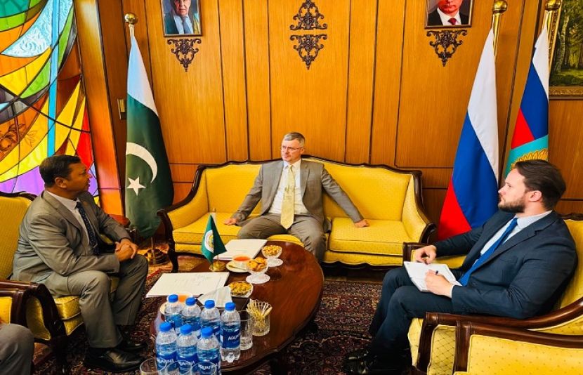 پاکستان میں روس کے سفیر البرٹ خوریف نے اسلامی تعاون تنظیم (او آئی سی) کی قائمہ کمیٹی برائے سائنسی و تکنیکی تعاون (کامسٹیک) کے وفد سے ملاقات کر رہے ہیں