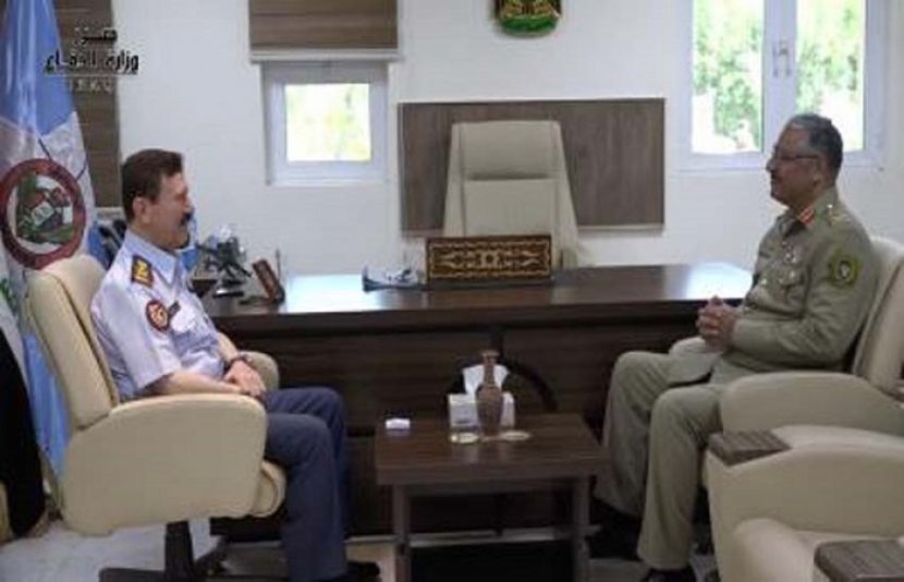 جنرل زبیرمحمودحیات کی عراقی وزیردفاع اور فوجی سربراہان سے ملاقات