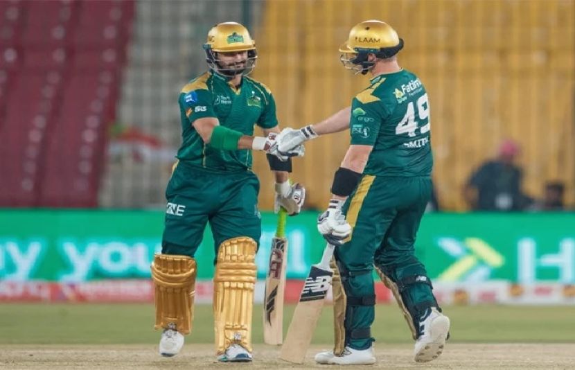 ملتان سلطانز نے اسٹیون اسمتھ کی شاندار سینچری کی بدولت مقررہ 20 اوورز میں 7 وکٹوں کے نقصان پر 213 رنز اسکور کیے