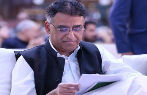 وزیراعظم عمران خان نے اسد عمر کو چیئرمین قائمہ کمیٹی برائے خزانہ بنانے کی منظوری دیدی ہے