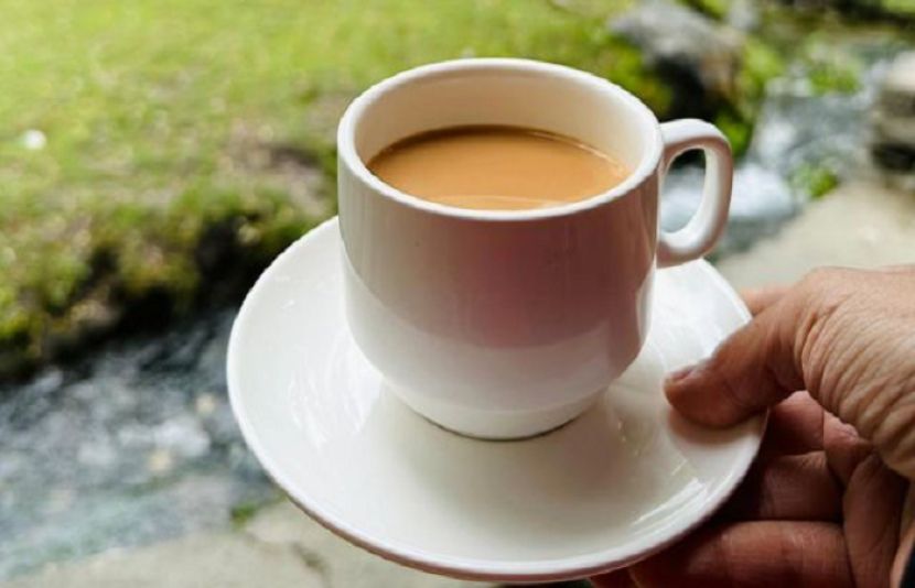 کیا آپ جانتے ہیں جوان رہنے کیلئے دن میں کتنے کپ چائے پینی چاہیے؟ 