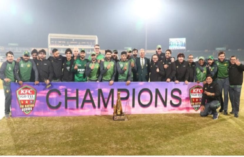 پاکستان وائٹ بال کرکٹ ٹیم کا غیر ملکی سپورٹ اسٹاف بھی چھٹیوں پر چلا گیا ہے