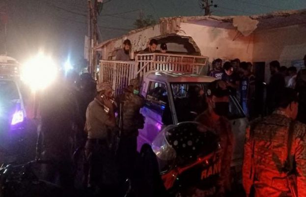 کراچی کے علاقے مواچھ گوٹھ کے قریب منی ٹرک میں دھماکا